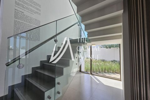 Villa de 4 dormitorios en Abu Dhabi, UAE No. 86556 17
