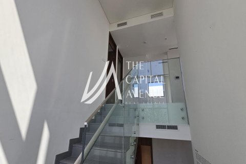 Villa de 4 dormitorios en Abu Dhabi, UAE No. 86556 21