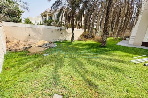 Villa de 5 dormitorios  No. 106972 6