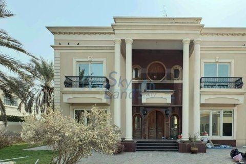 Villa de 5 dormitorios  No. 106972 2