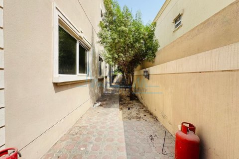 Villa de 5 dormitorios  No. 106972 16