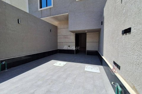 5 bedrooms Apartment in Riyadh, Saudi Arabia No. 61655 2