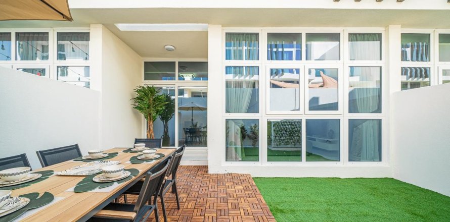 Townhouse de 3 dormitorios en Dubai, UAE No. 97714