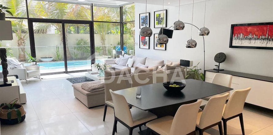 5 غرفة نوم  فيلا في داماك هيلز (أكويا باي داماك), الإمارات العربية المتحدة رقم 25794