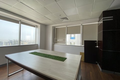 Office de 179.6m² en Sheikh Zayed Road, UAE No. 102148 5