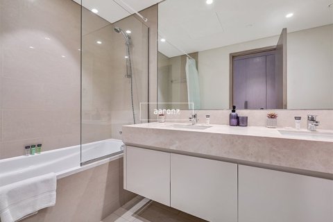 2 bedrooms Apartment in Downtown Dubai (Downtown Burj Dubai), UAE No. 102149 11