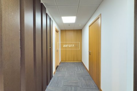 Офис 456м² в Джумейра Лейк Тауэрс, ОАЭ №102147 20