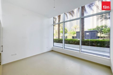 Apartment de 3 dormitorios en Dubai, UAE No. 77068 4