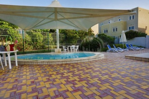 3 bedrooms Villa in Abu Dhabi, UAE No. 13320 16