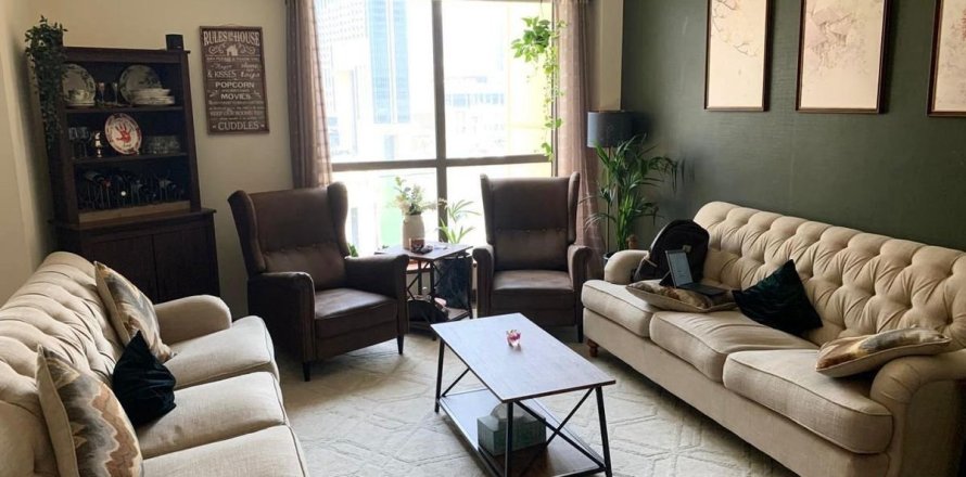 Appartement de 2 chambres à Dubai, UAE No. 102484