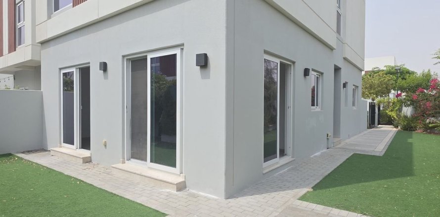 Townhouse de 4 chambres à Dubai, UAE No. 102490
