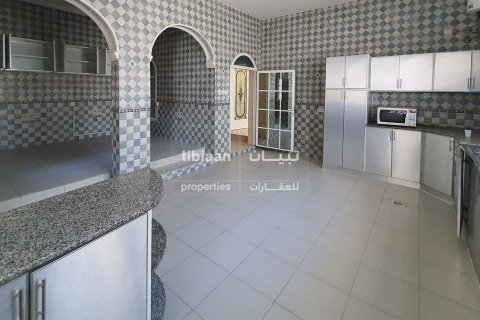 6 bedrooms Villa in As Sib, Oman No. 53422 8