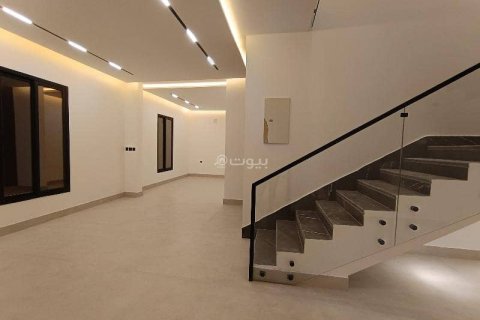 Квартира с 3 спальнями в Эр-Рияд, Саудовская Аравия №99489 1