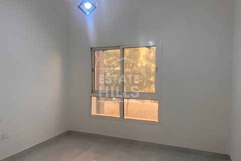 Apartment de 3 dormitorios en Remraam, UAE No. 5634 12