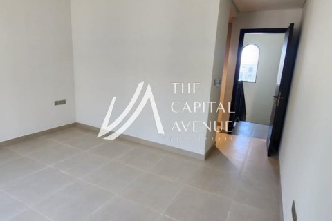 2 bedrooms Townhouse in Khalifa City, UAE No. 86603 9