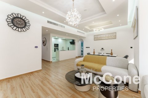 Apartment de 2 dormitorios en Rimal, UAE No. 74255 3