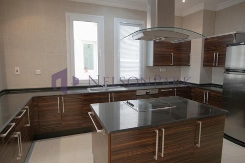 6 bedrooms Villa in Doha, Qatar No. 57482 5