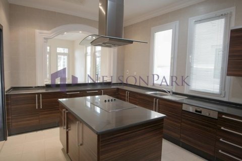 6 bedrooms Villa in Doha, Qatar No. 57482 6
