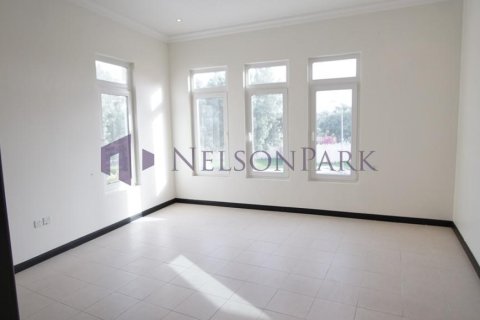 6 bedrooms Villa in Doha, Qatar No. 57482 10