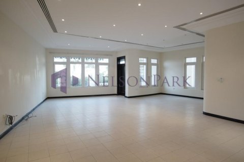 6 bedrooms Villa in Doha, Qatar No. 57482 4