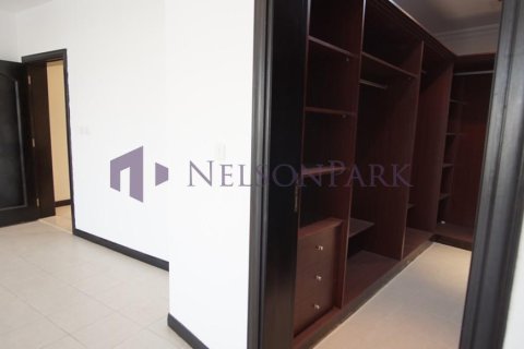 6 bedrooms Villa in Doha, Qatar No. 57482 20