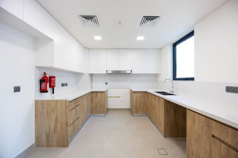 Commercial property de 4 dormitorios en  Yas Island, UAE No. 78587 6