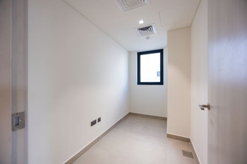 Commercial property de 4 dormitorios en  Yas Island, UAE No. 78587 17