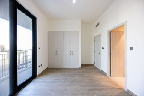 Commercial property de 4 dormitorios en  Yas Island, UAE No. 78587 12