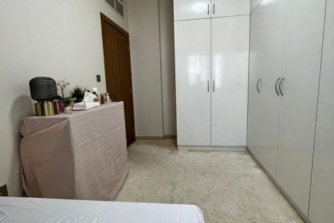 Commercial property de 4 dormitorios en Al Reef, UAE No. 10101 14
