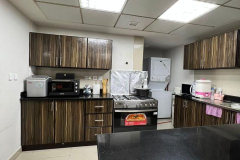 Commercial property de 4 dormitorios en Al Reef, UAE No. 10101 7