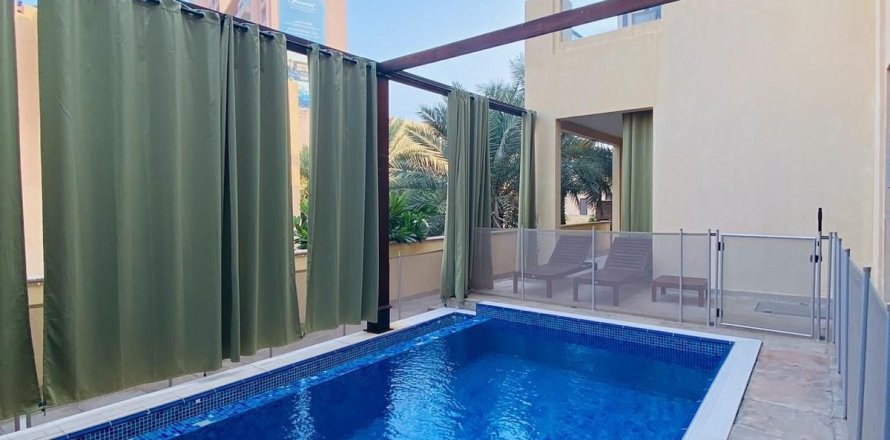 Commercial property de 3 dormitorios en Fujairah, UAE No. 79630