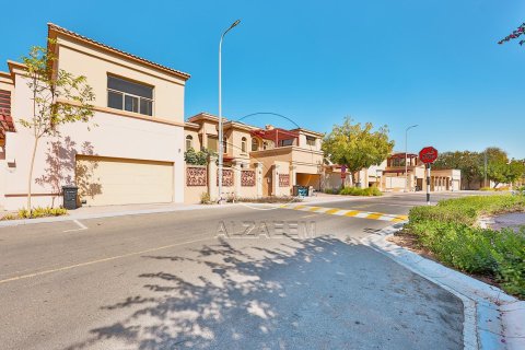 Villa de 5 chambres à Abu Dhabi, UAE No. 90199 2