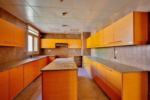 Villa de 5 chambres à Abu Dhabi, UAE No. 90199 14