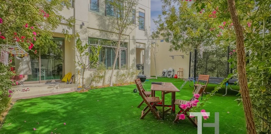 4 bedrooms Townhouse in Reem, UAE No. 73908