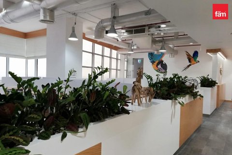 Commercial property de 1128.3m² à Dubai, UAE No. 52507 5