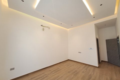 5 bedrooms Villa in Muscat, Oman No. 69074 5