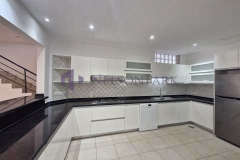 3 bedrooms Villa in Doha, Qatar No. 58462 5
