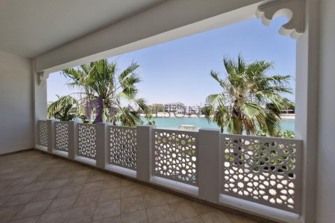 3 bedrooms Villa in Doha, Qatar No. 58462 4