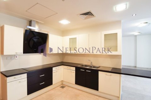 3 bedrooms Apartment in Doha, Qatar No. 58473 2