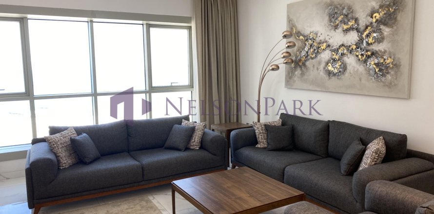 4 bedrooms Apartment in Doha, Qatar No. 58472