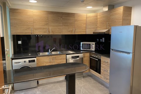 4 bedrooms Apartment in Doha, Qatar No. 58472 5