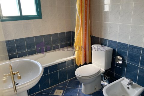 3 bedrooms Villa in Doha, Qatar No. 58470 9