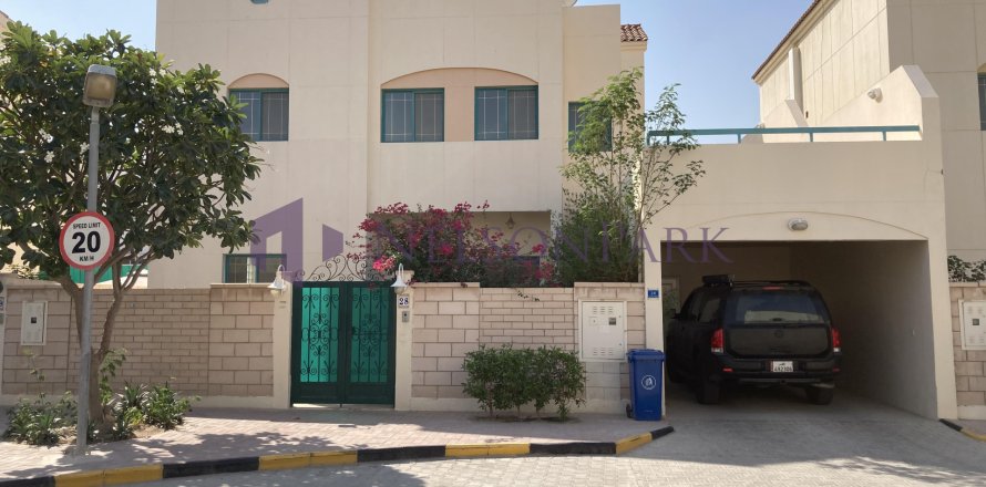 3 bedrooms Villa in Doha, Qatar No. 58470
