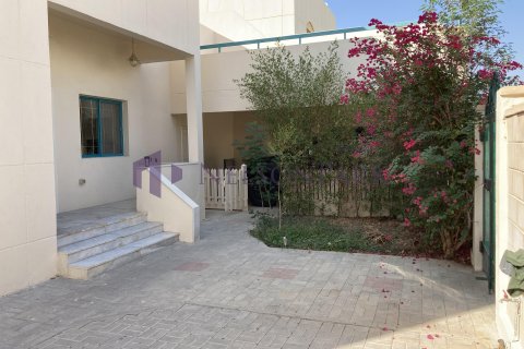 3 bedrooms Villa in Doha, Qatar No. 58470 11
