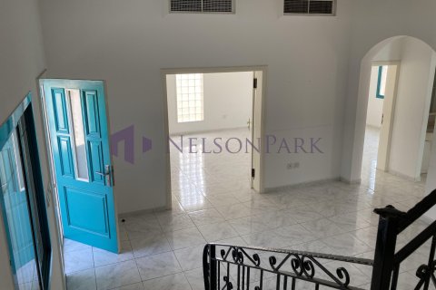 3 bedrooms Villa in Doha, Qatar No. 58470 3