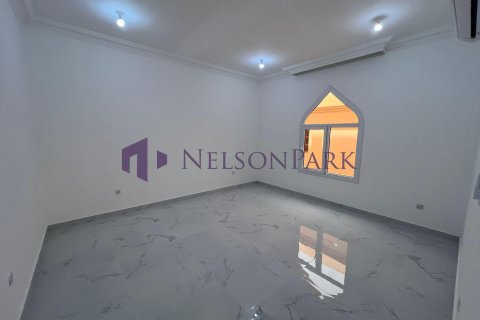 7 bedrooms Villa in Doha, Qatar No. 58475 6