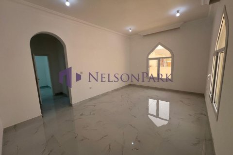 7 bedrooms Villa in Doha, Qatar No. 58475 18