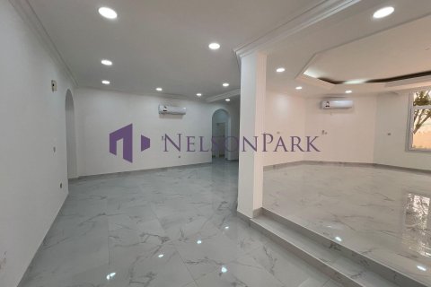 7 bedrooms Villa in Doha, Qatar No. 58475 2