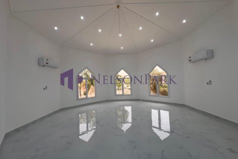 7 bedrooms Villa in Doha, Qatar No. 58475 13