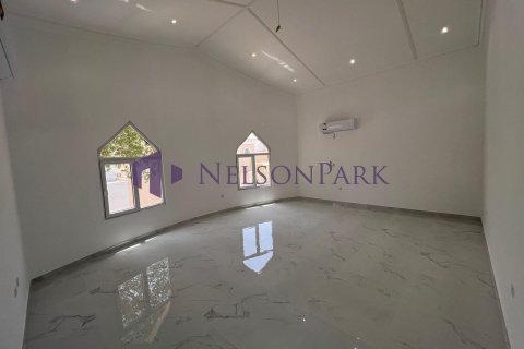 7 bedrooms Villa in Doha, Qatar No. 58475 15